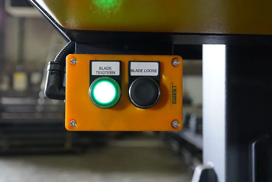 STC650 DGSA NC Hydraulic Blade Tension