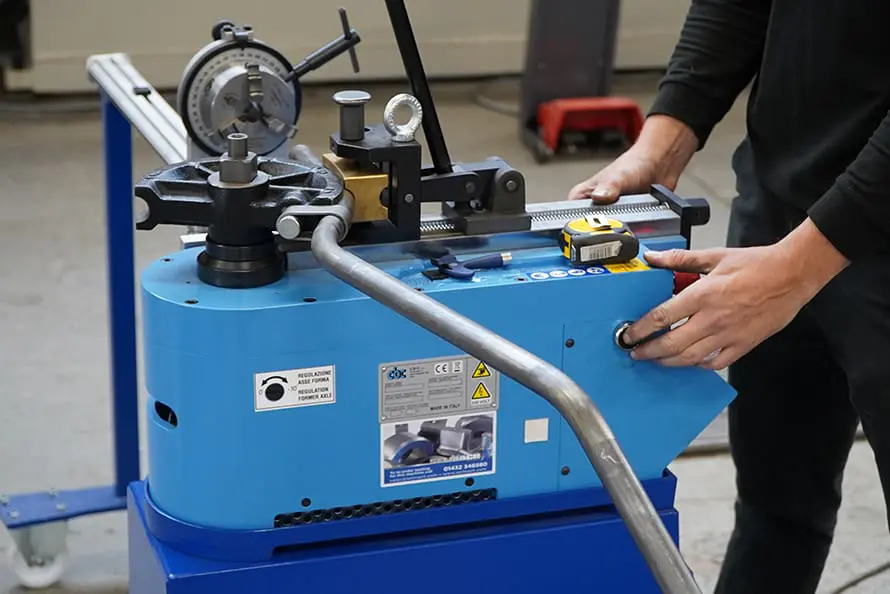 Tube Bending with Movable Arm