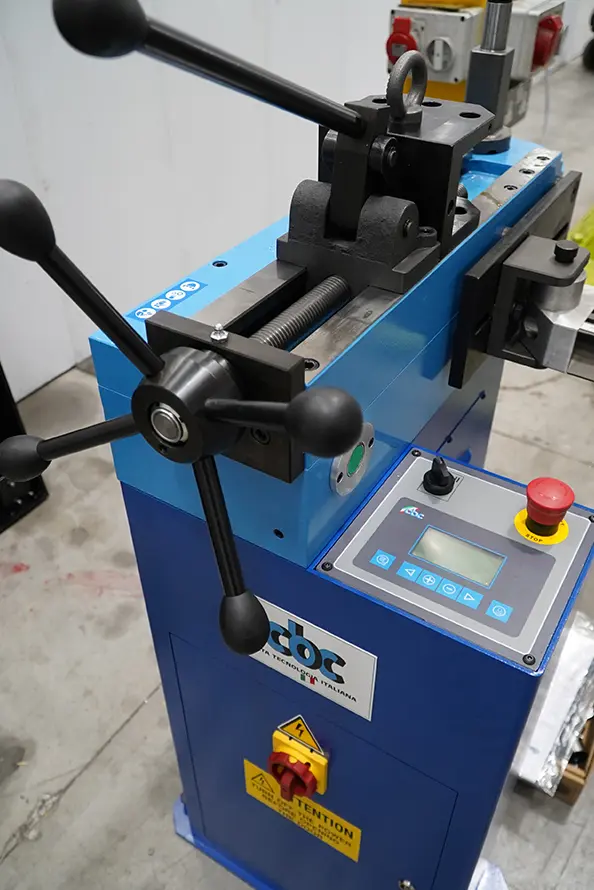 UNI 70 Machine Close Up