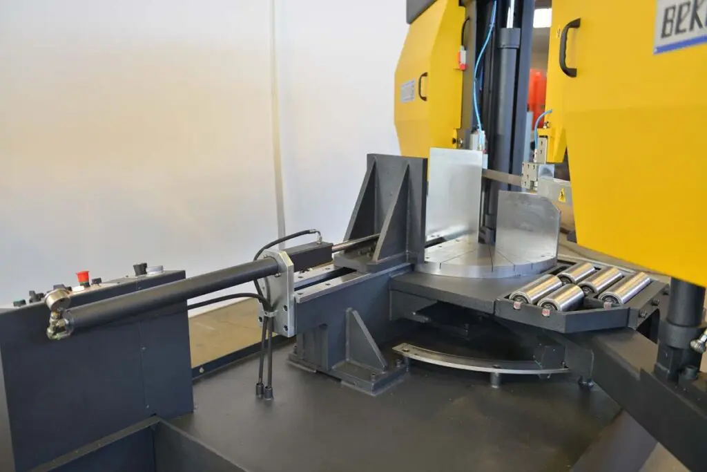Hydraulic Clamping for Angles