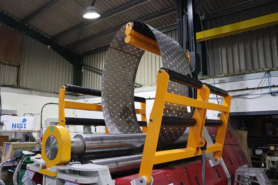 Sheet Support Arms (Optional) Hydraulic Sheet Support Arms and Hydraulic Central Support