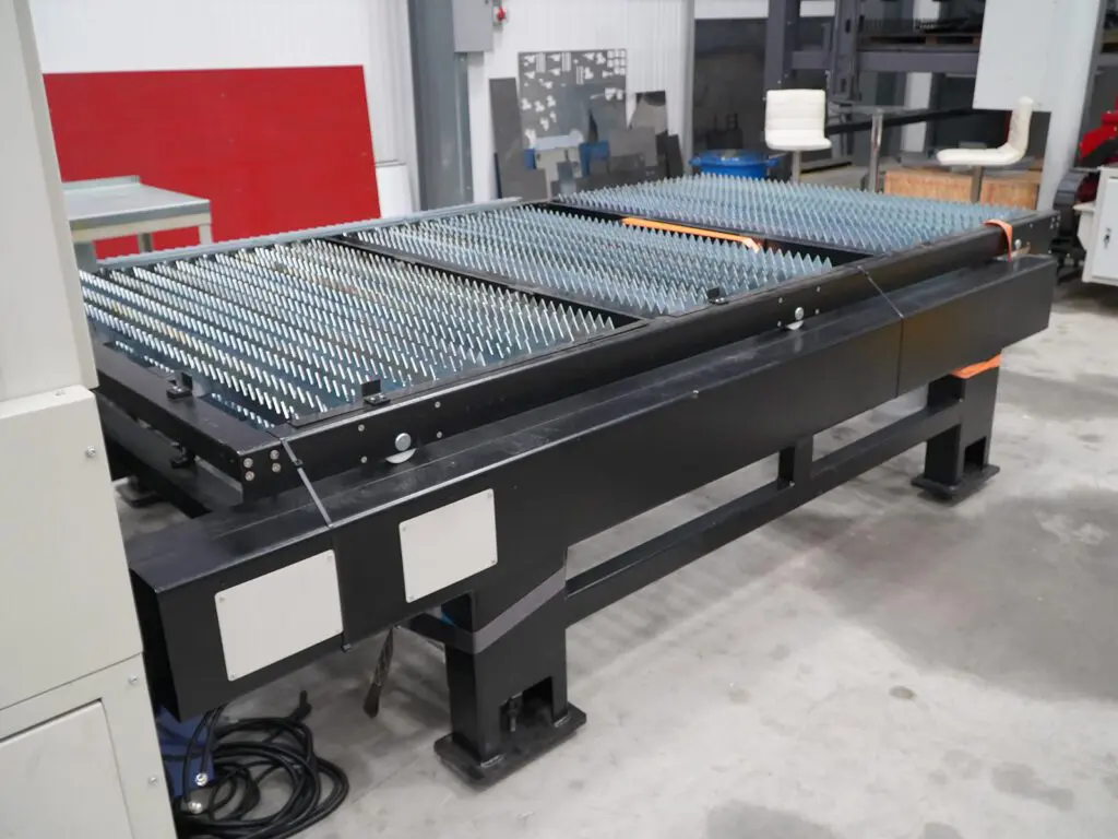 Shuttle Table