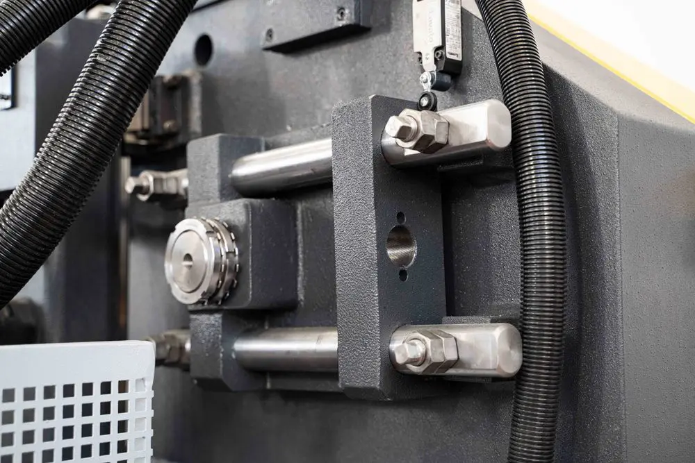 Hydraulic Blade Tensioning