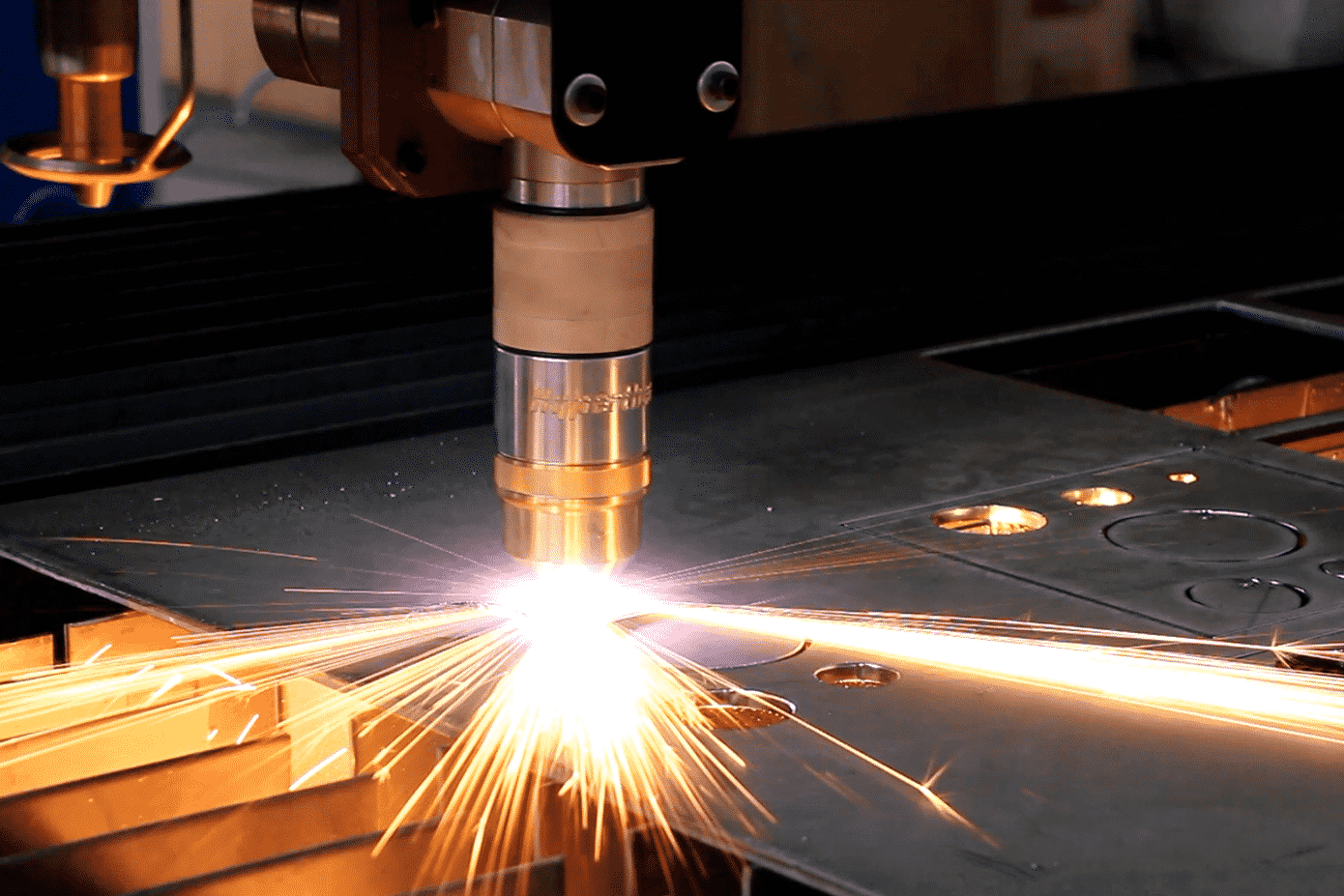 Morgan-Rushworth-ACP-CNC-Compact-Plasma-Cutting-Torch-in-Action-Detail