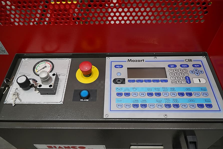 Bianco AF CNC Fully-Automatic Right Hand Vice Bandsaw image 5