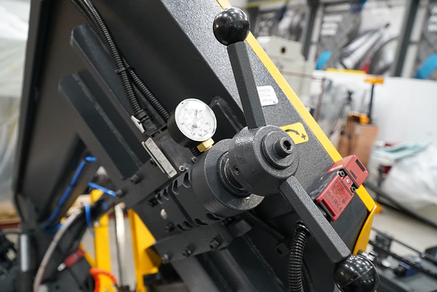 SRA320 GAL CNC Servo Vice Feed Automatic Bandsaw image 11