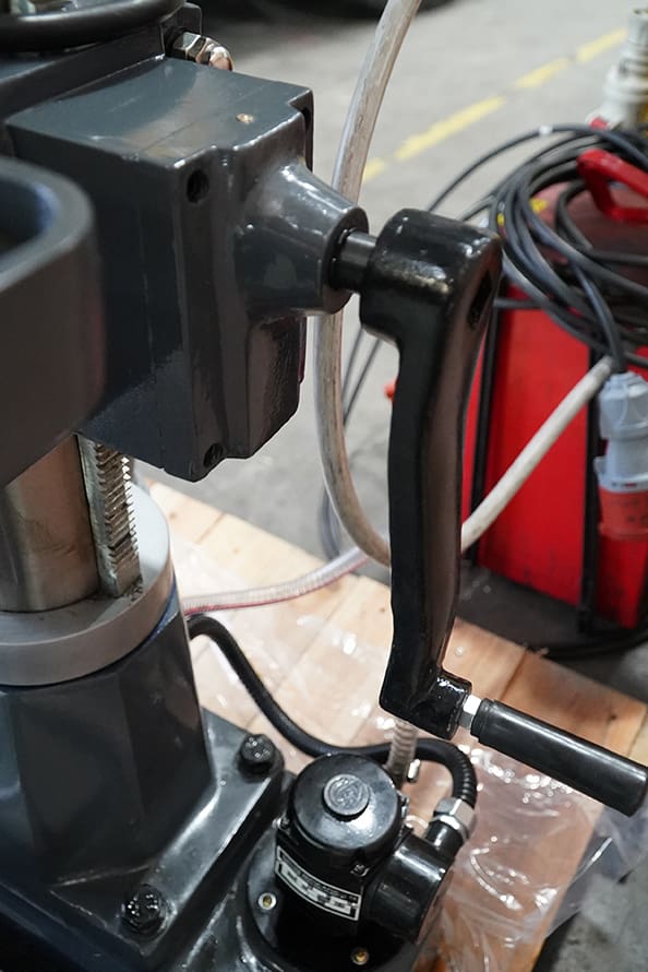 Meyer SL32 Belt-Driven Pillar Drill 415v – with integrated tapping image 8